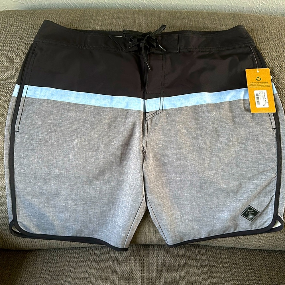 Travis Mathew men’s grey and black swim trunks, size 36